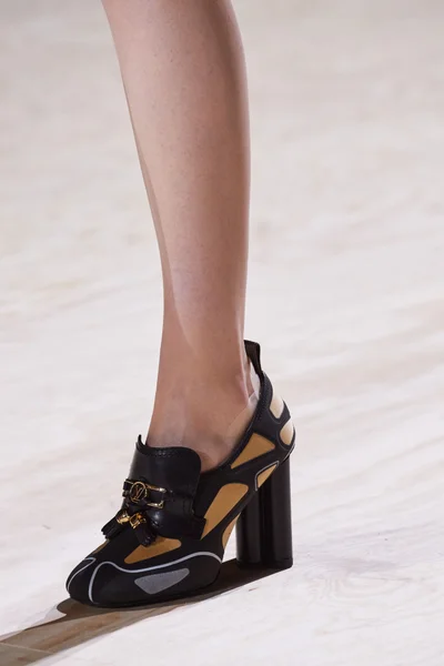 Look 74